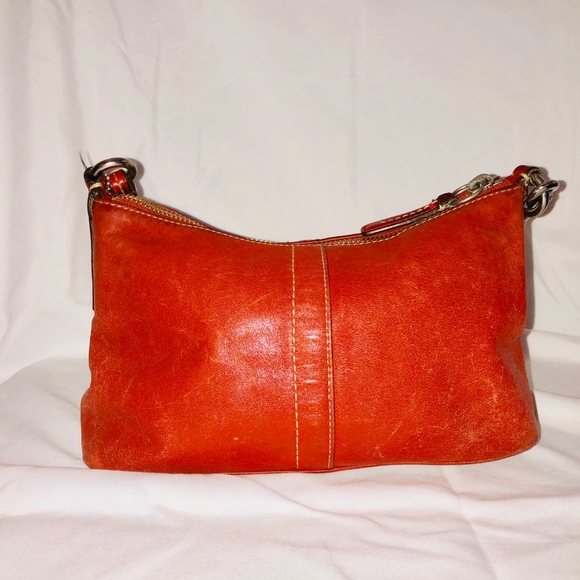 Fashionable favorite, great casual bag - Picture 3 of 4